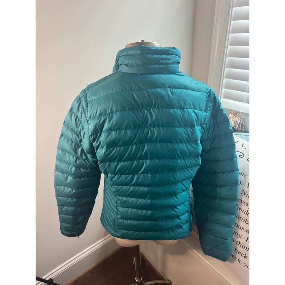 Patagonia Women's Puffer Jacket - Picture 4 of 4